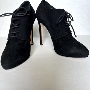 Barney’s New York Lace up heel ankle booties suede black size 40 US 10